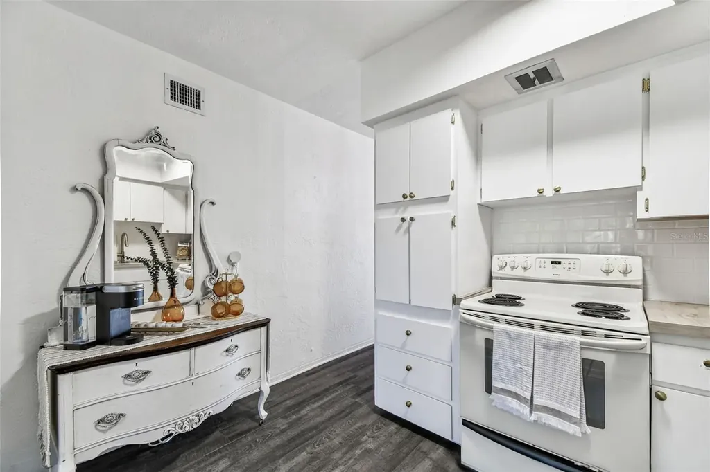 5861 42nd Terrace N Kenneth City FL 33709