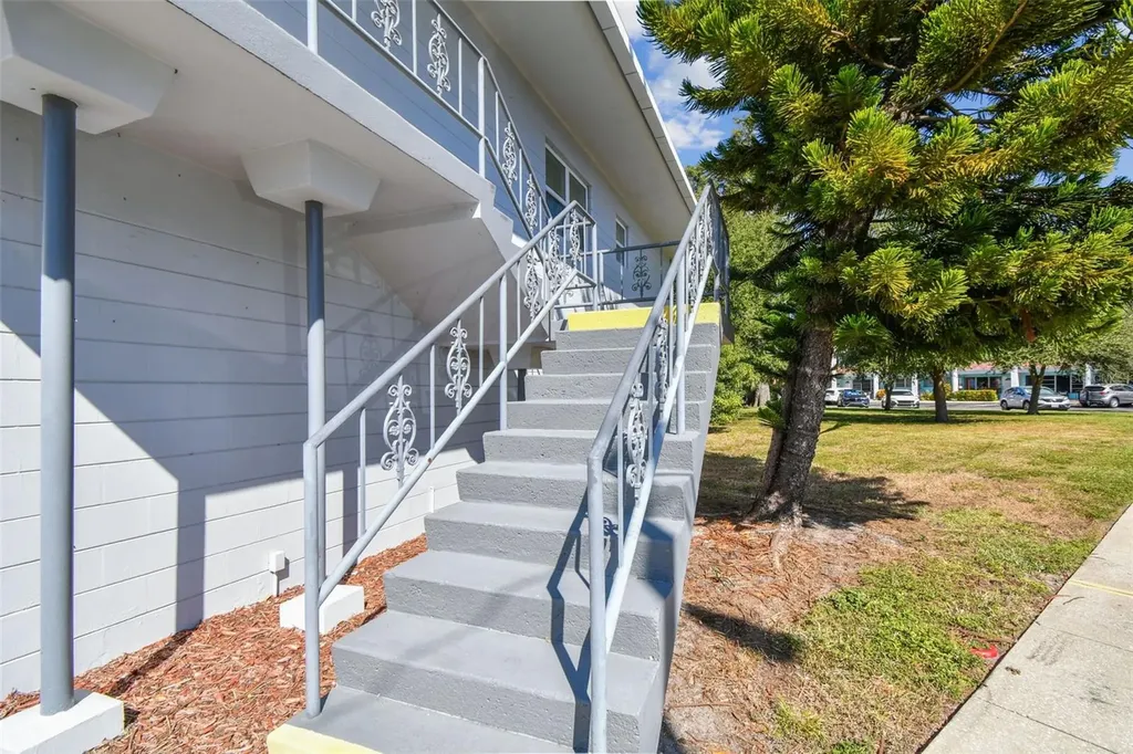 5861 42nd Terrace N Kenneth City FL 33709