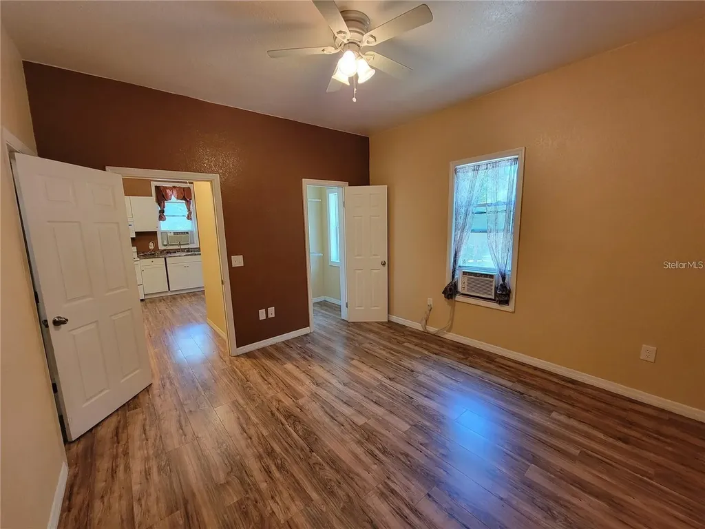 965 NE 2nd Street Ocala FL 34470