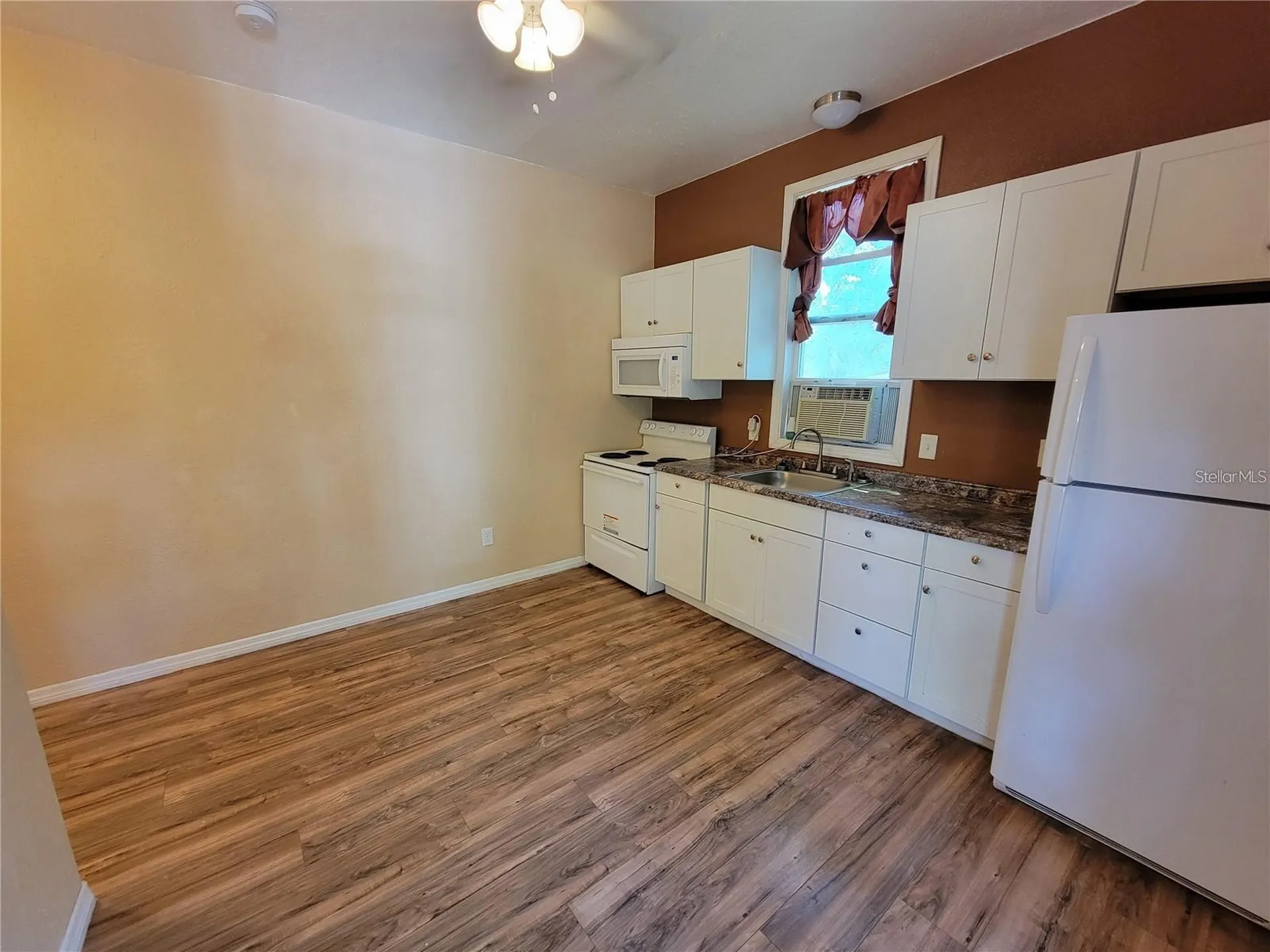 965 NE 2nd Street Ocala FL 34470