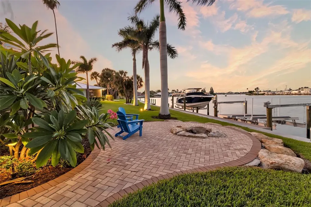 318 Nassau Street N Venice FL 34285