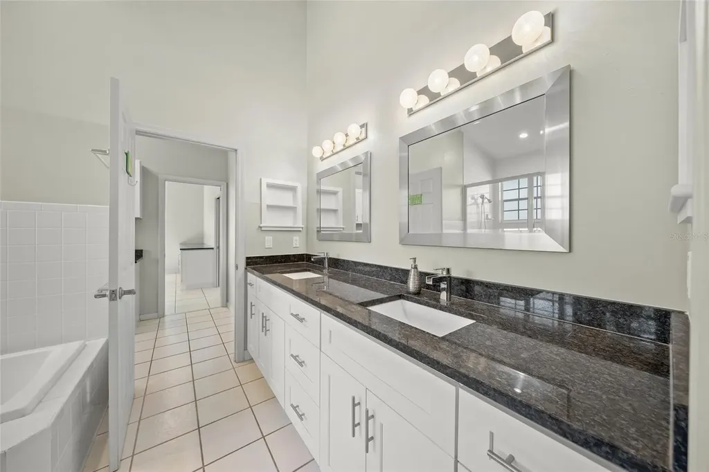 569 Juan Anasco Drive Longboat Key FL 34228