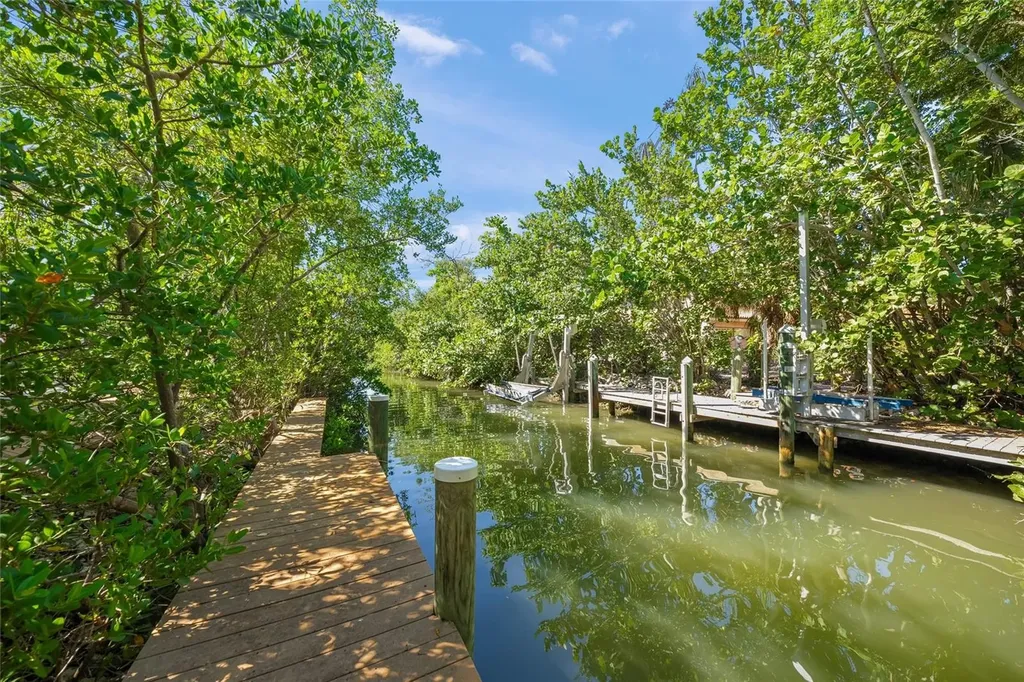 569 Juan Anasco Drive Longboat Key FL 34228