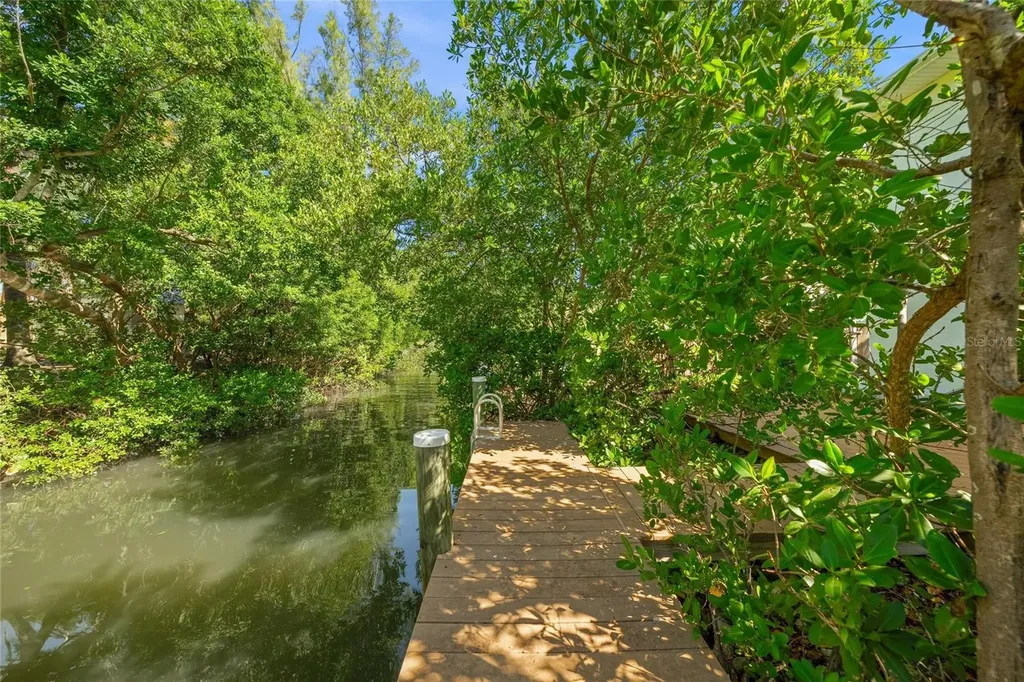 569 Juan Anasco Drive Longboat Key FL 34228