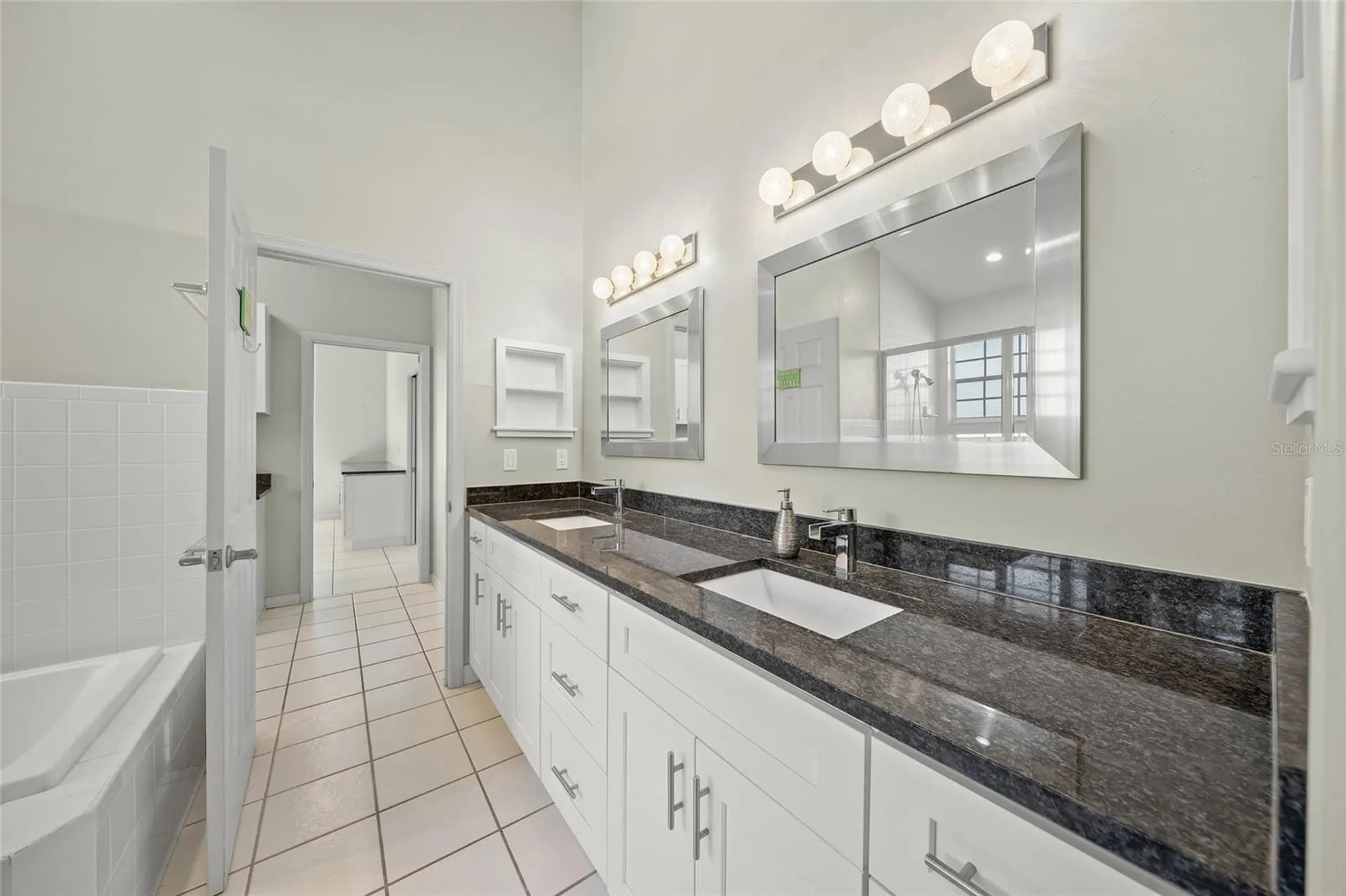 569 Juan Anasco Drive Longboat Key FL 34228