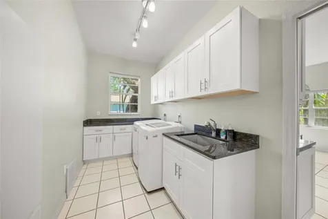 569 Juan Anasco Drive Longboat Key FL 34228