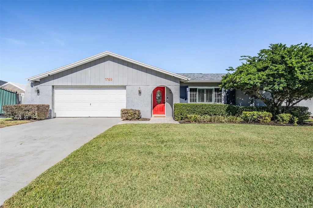 7709 Hinsdale Drive Tampa FL 33615