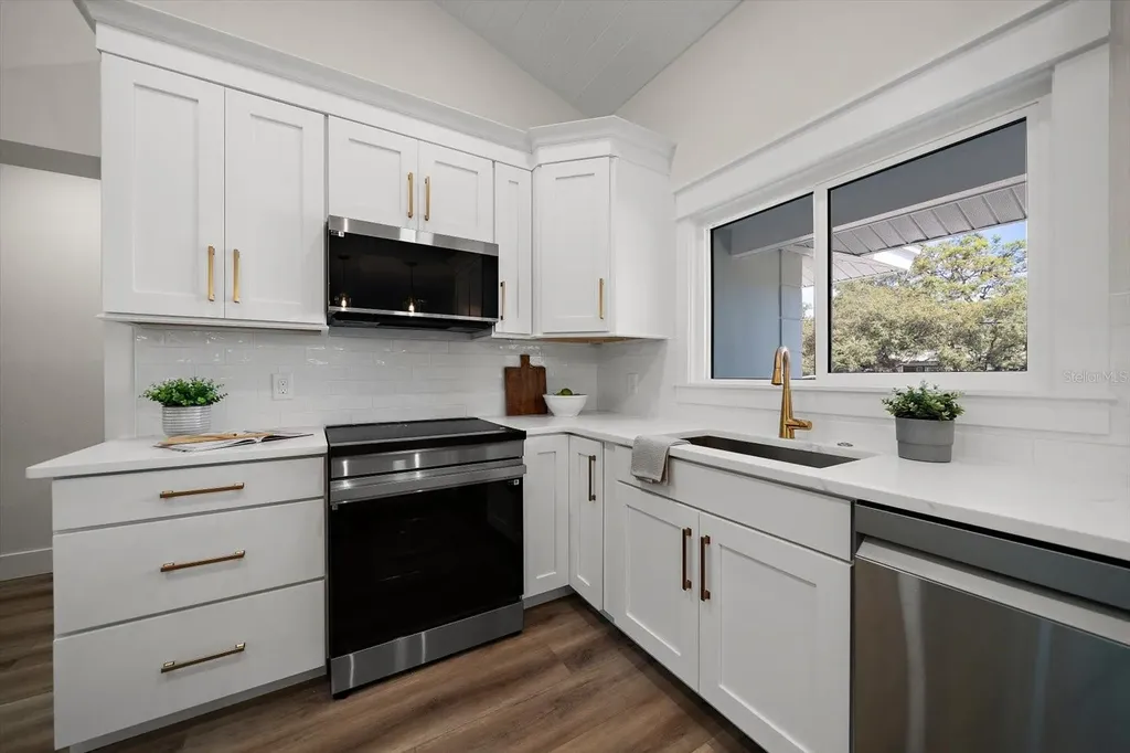 503 Poinsettia Road Belleair FL 33756