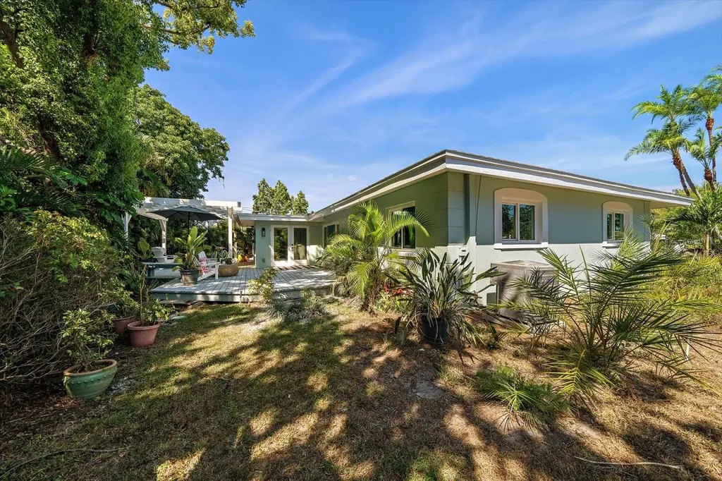503 Poinsettia Road Belleair FL 33756