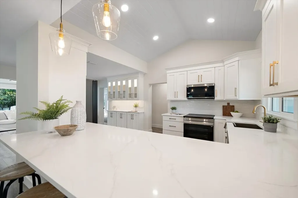 503 Poinsettia Road Belleair FL 33756