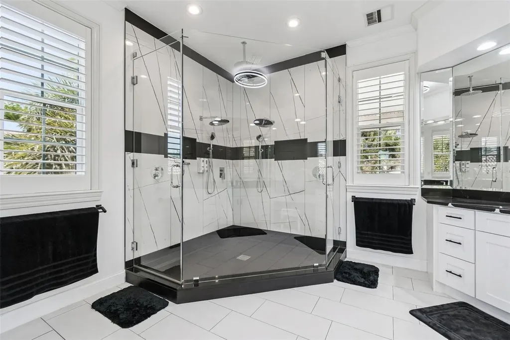 4707 Skimmer Way S St Petersburg FL 33711