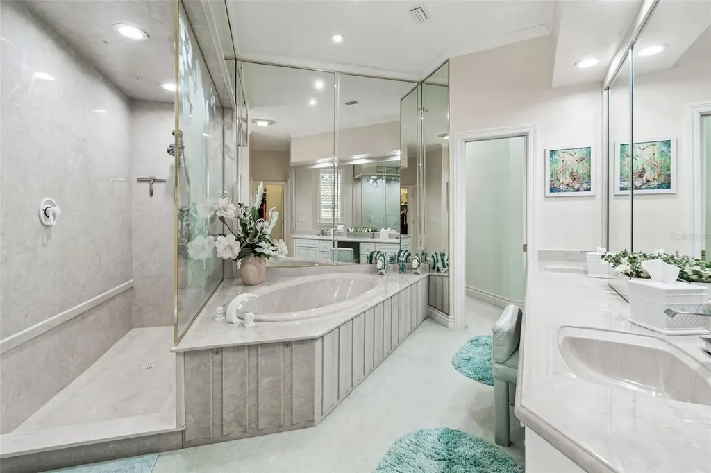 4707 Skimmer Way S St Petersburg FL 33711