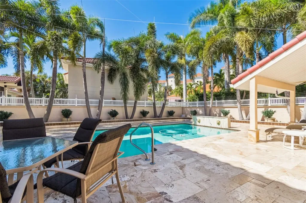 4707 Skimmer Way S St Petersburg FL 33711