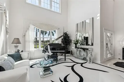 4707 Skimmer Way S St Petersburg FL 33711