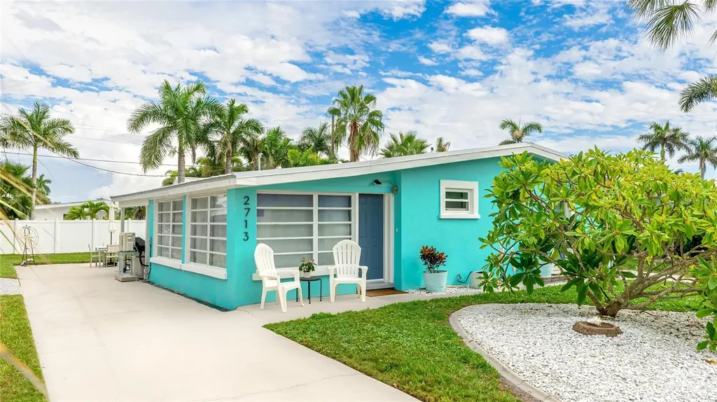 2713 Avenue C Holmes Beach FL 34217