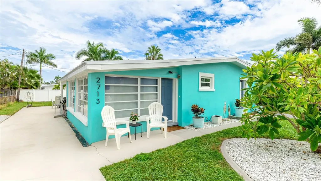 2713 Avenue C Holmes Beach FL 34217