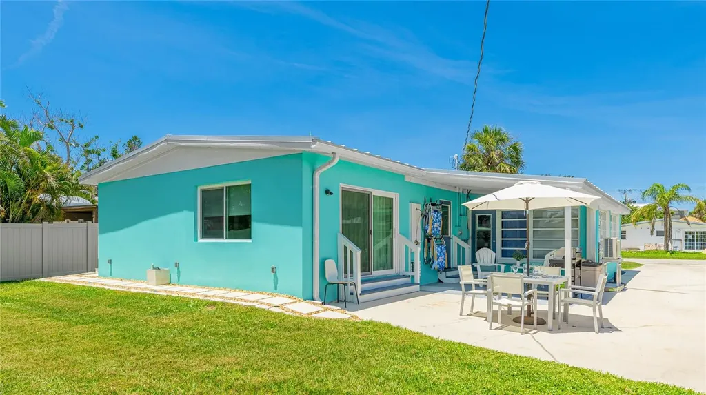 2713 Avenue C Holmes Beach FL 34217