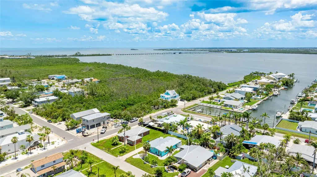 2713 Avenue C Holmes Beach FL 34217