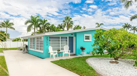 2713 Avenue C Holmes Beach FL 34217