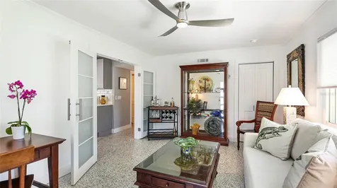 2713 Avenue C Holmes Beach FL 34217