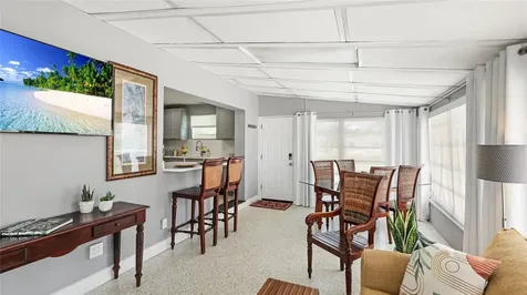 2713 Avenue C Holmes Beach FL 34217