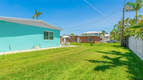 2713 Avenue C Holmes Beach FL 34217