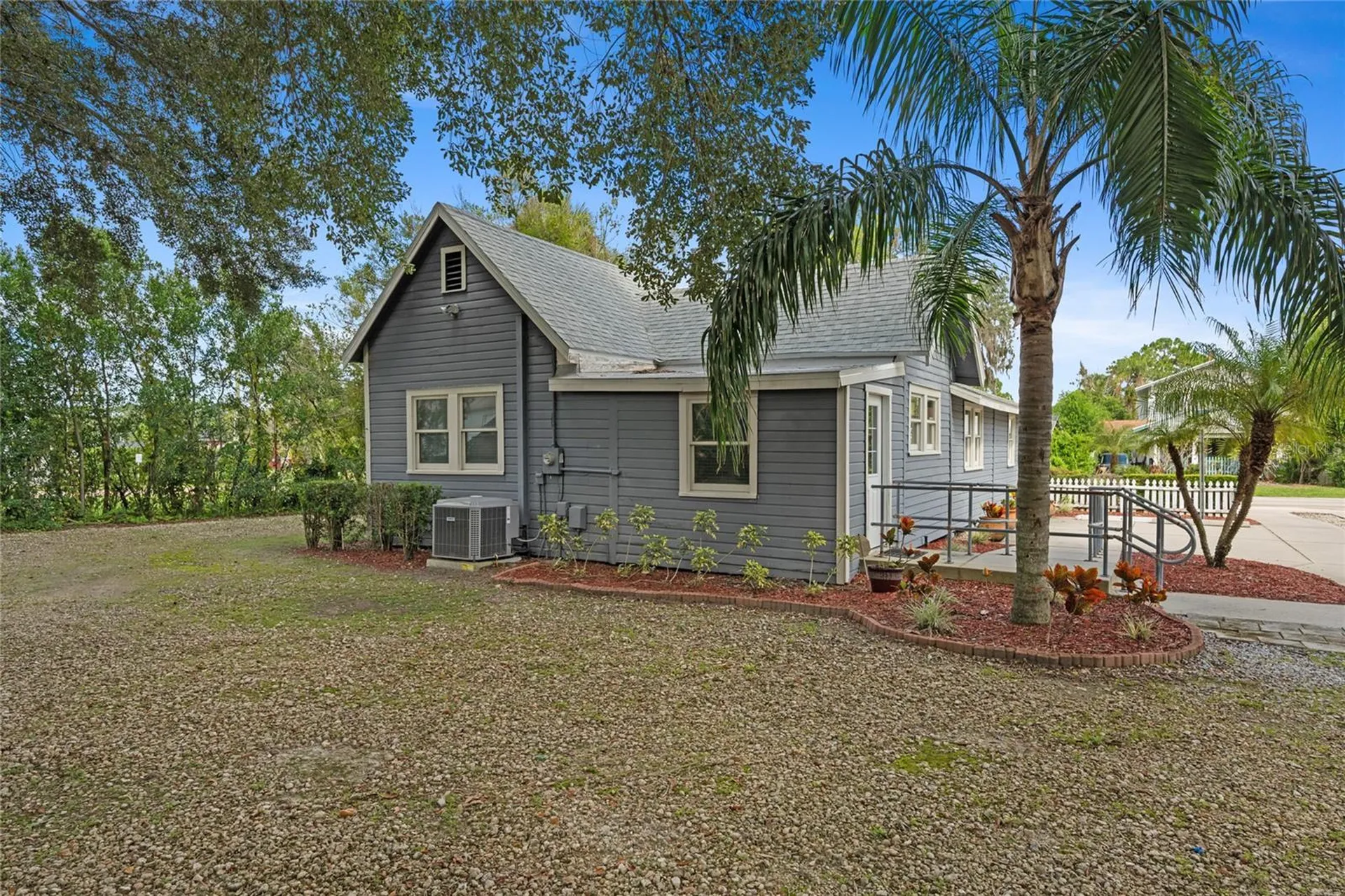 272 Warren Avenue Longwood FL 32750