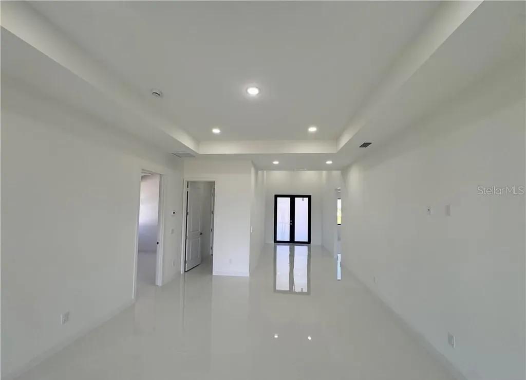 4002 NW 38th Street Cape Coral FL 33993