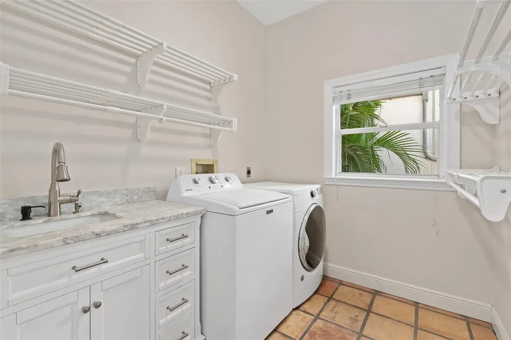 4757 Higel Avenue Sarasota FL 34242