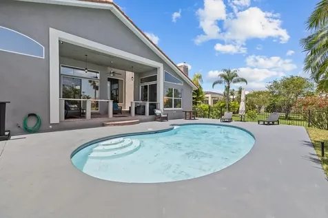 6402 Rubia Circle Apollo Beach FL 33572