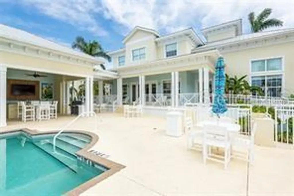 7611 34th Avenue W Bradenton FL 34209