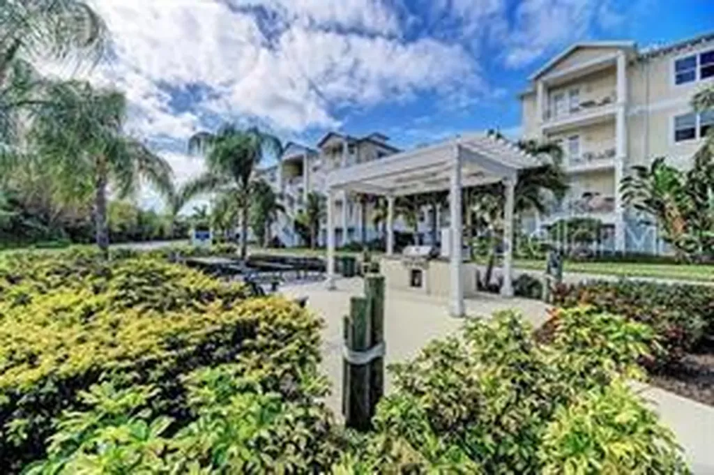 7611 34th Avenue W Bradenton FL 34209