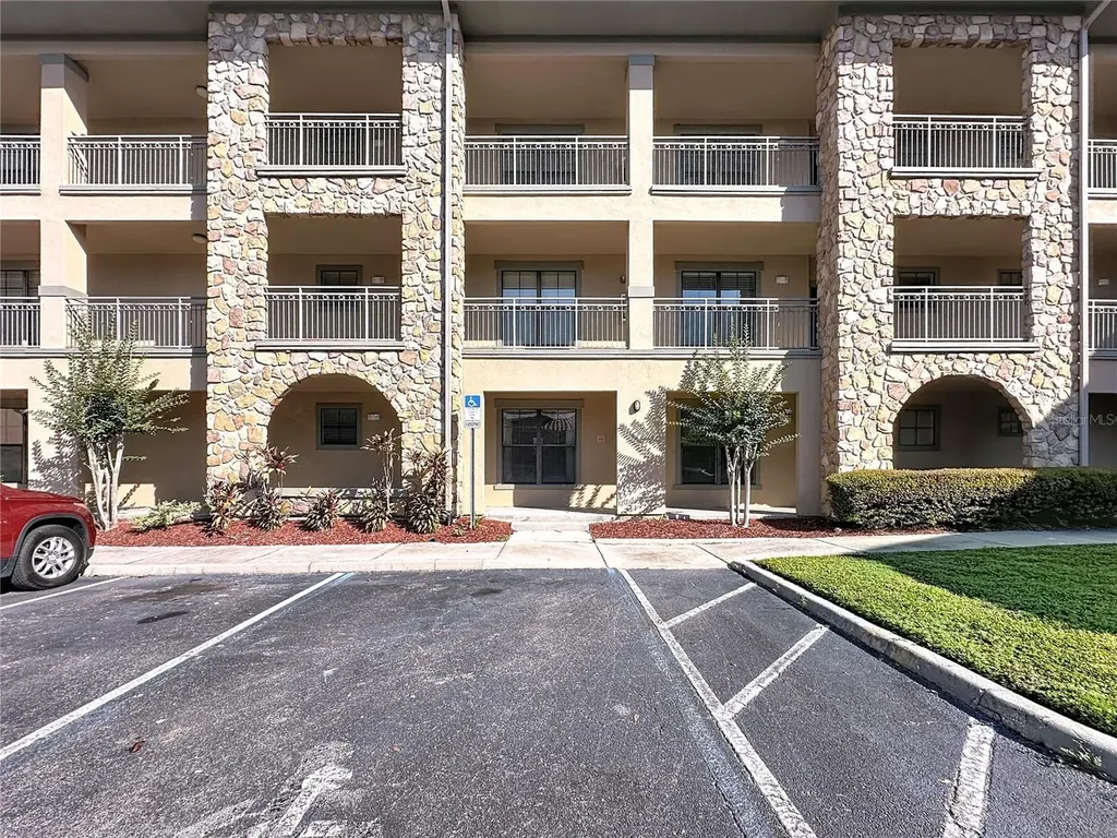 902 Charo Parkway Davenport FL 33897