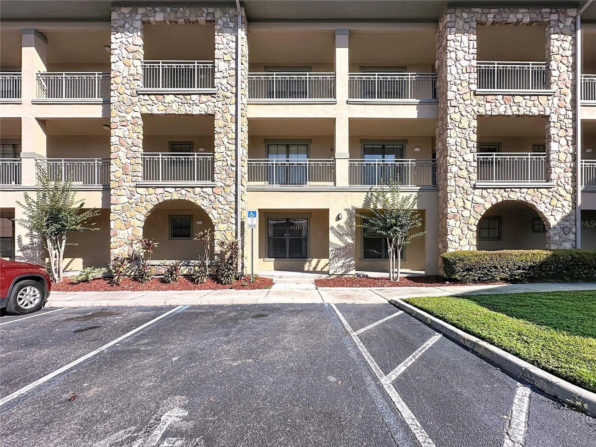 902 Charo Parkway Davenport FL 33897