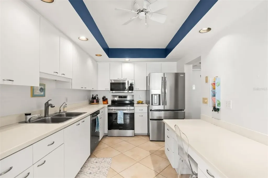 1212 Benjamin Franklin Drive Sarasota FL 34236