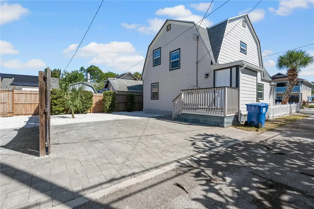 222 25th Street N St Petersburg FL 33713
