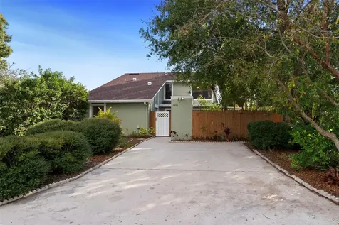 10703 Meadowglen Lane Tampa FL 33624