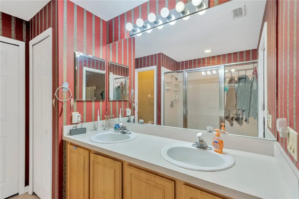 8805 Casablanca Way Tampa FL 33626