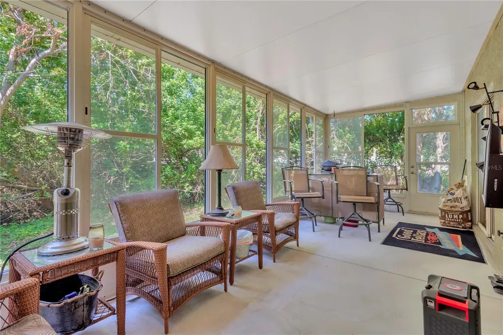 8805 Casablanca Way Tampa FL 33626