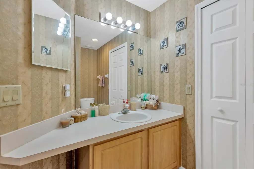 8805 Casablanca Way Tampa FL 33626