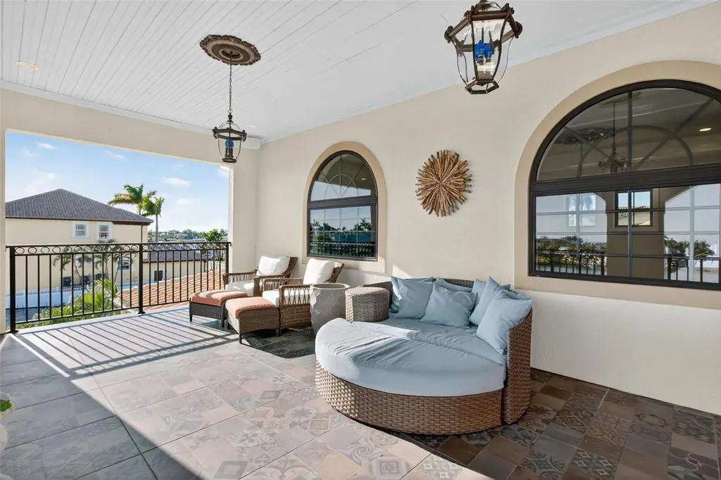 7974 9th Avenue S St Petersburg FL 33707