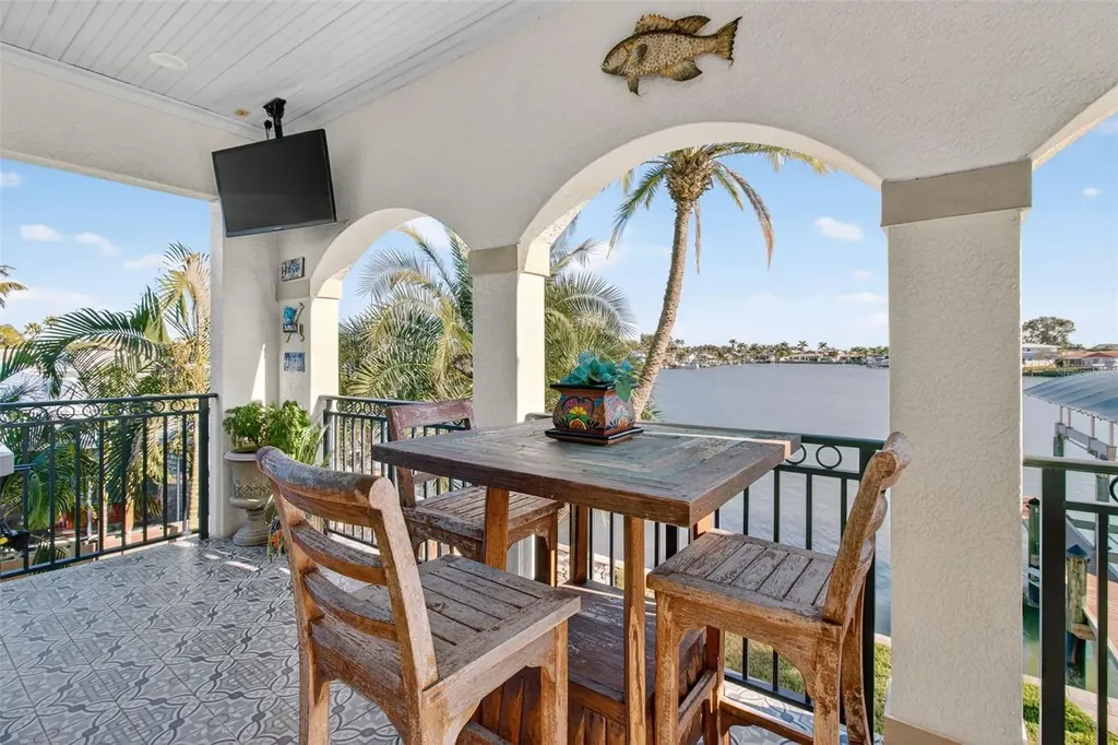 7974 9th Avenue S St Petersburg FL 33707