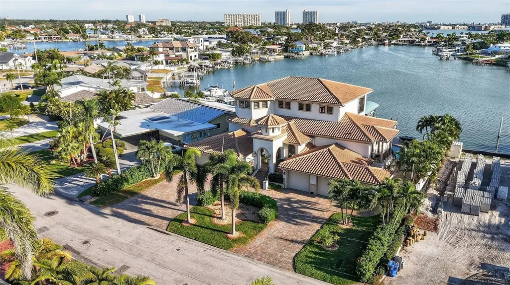 7974 9th Avenue S St Petersburg FL 33707