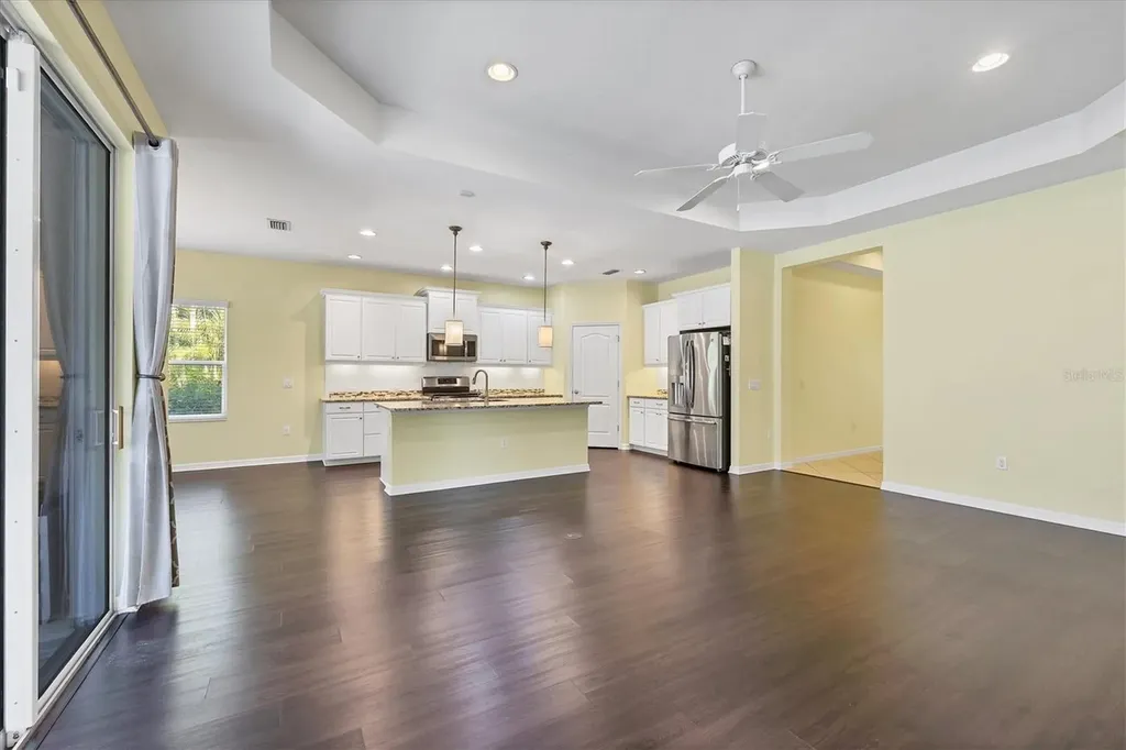 7040 White Willow Court Sarasota FL 34243