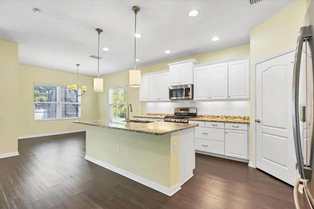 7040 White Willow Court Sarasota FL 34243