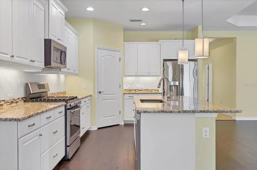 7040 White Willow Court Sarasota FL 34243
