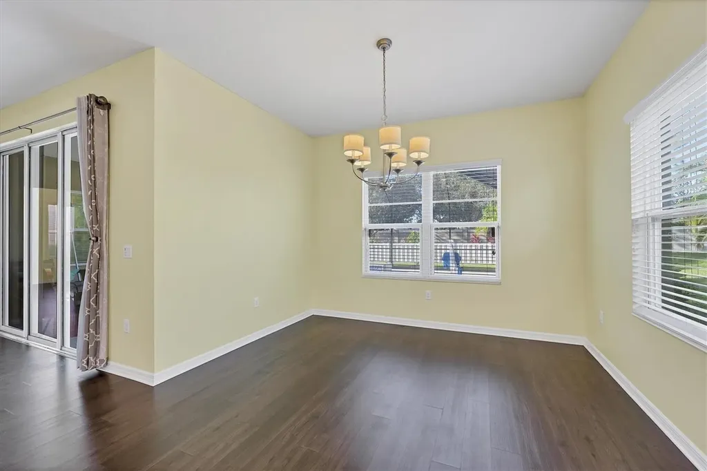 7040 White Willow Court Sarasota FL 34243
