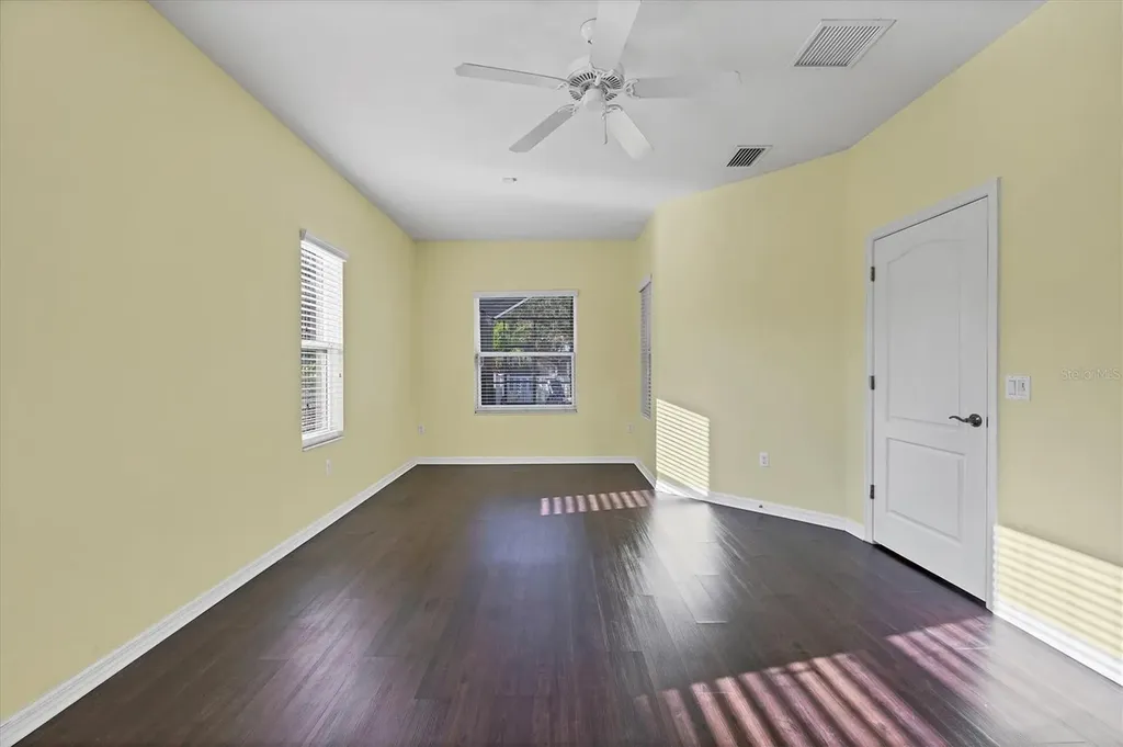 7040 White Willow Court Sarasota FL 34243