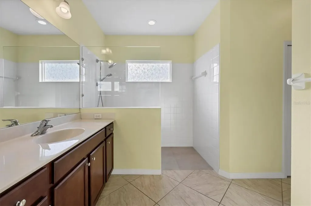 7040 White Willow Court Sarasota FL 34243