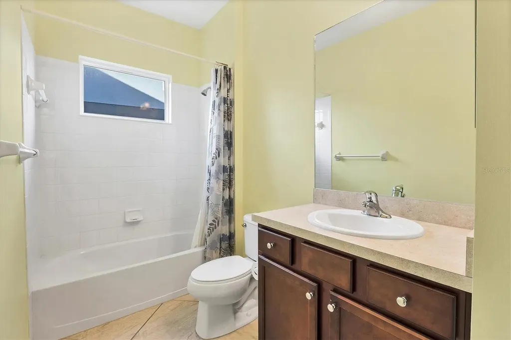 7040 White Willow Court Sarasota FL 34243